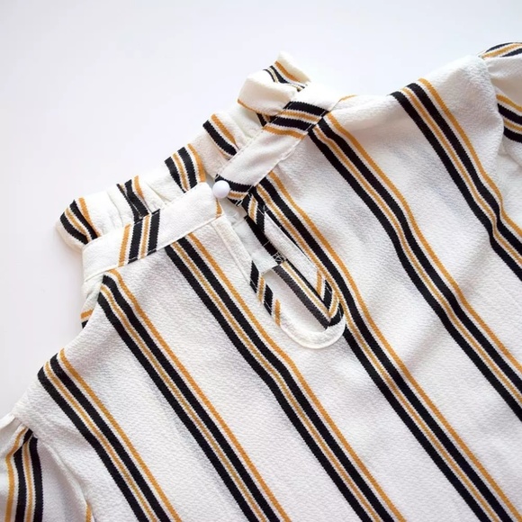 Soft Ruffle Blouse - Picture 4 of 7